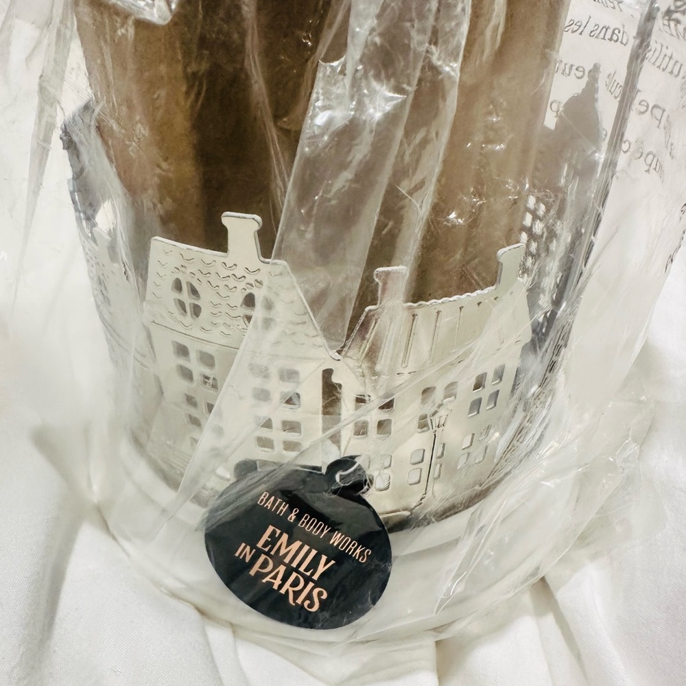 Bath & Body Works Emily in Paris Candle Holder - White